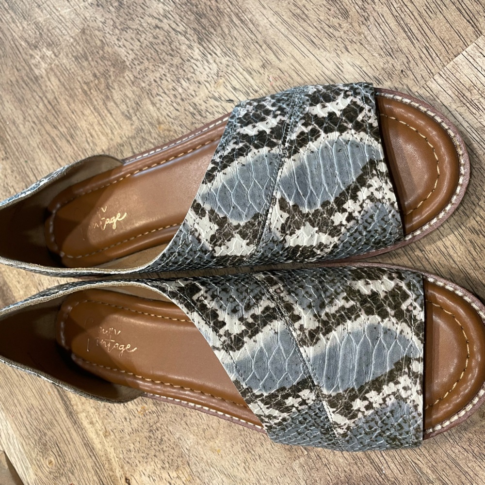 Crown vintage sandals